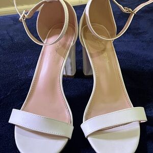 White heels size 8 1/2